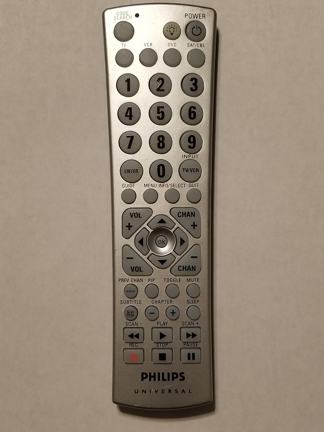 Philips Universal TV DVD VCR Sat Cbl Remote Control SRU2040/17 07/09 CL035A frontal view