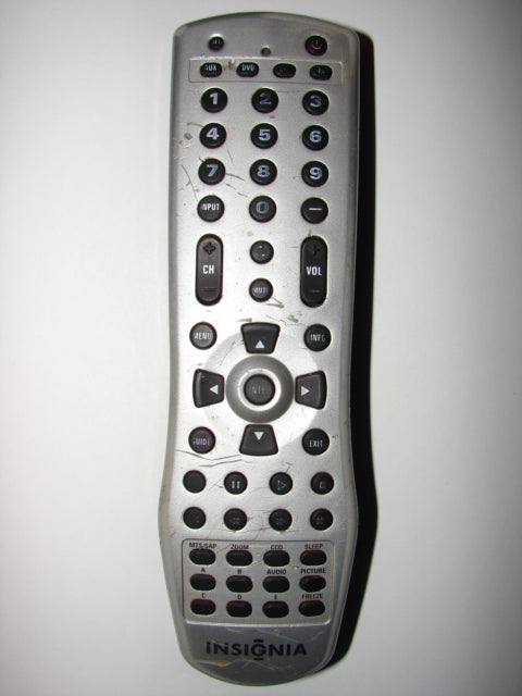 06700ABA2-039-R A072705 TV DVD Insignia Remote Control front view photo